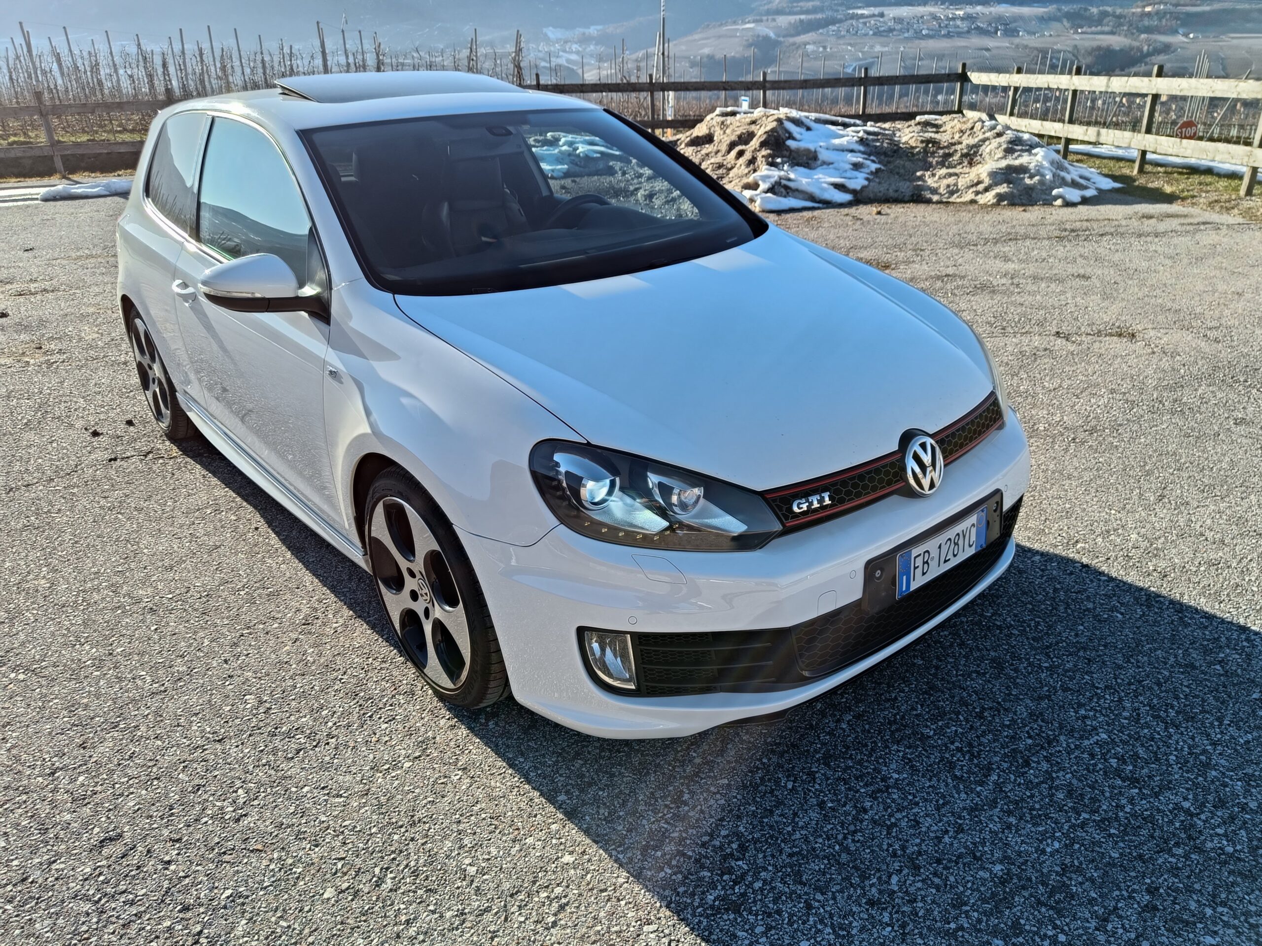 VW Golf GTI 35 Edition
