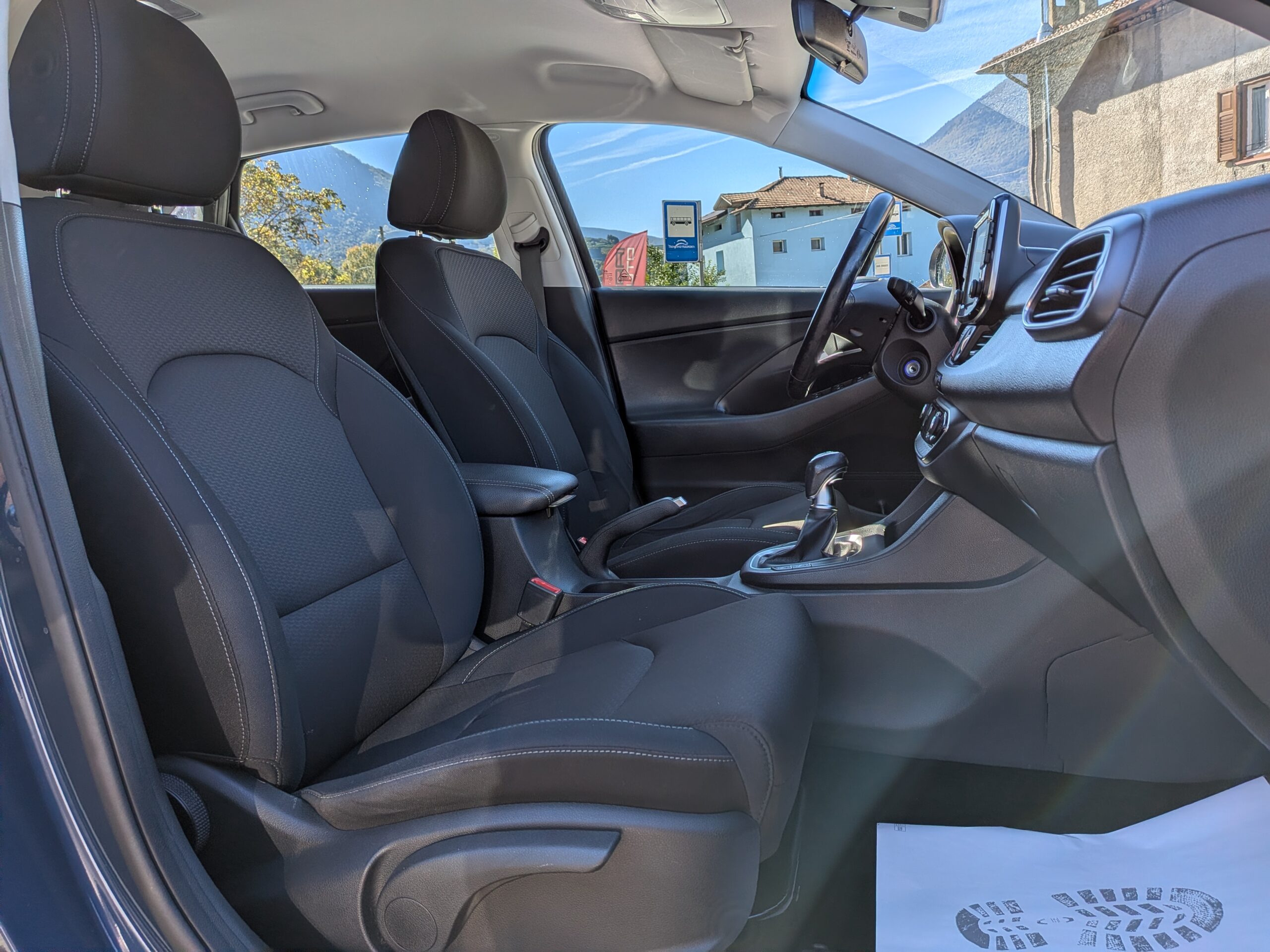 I30359 (3)
